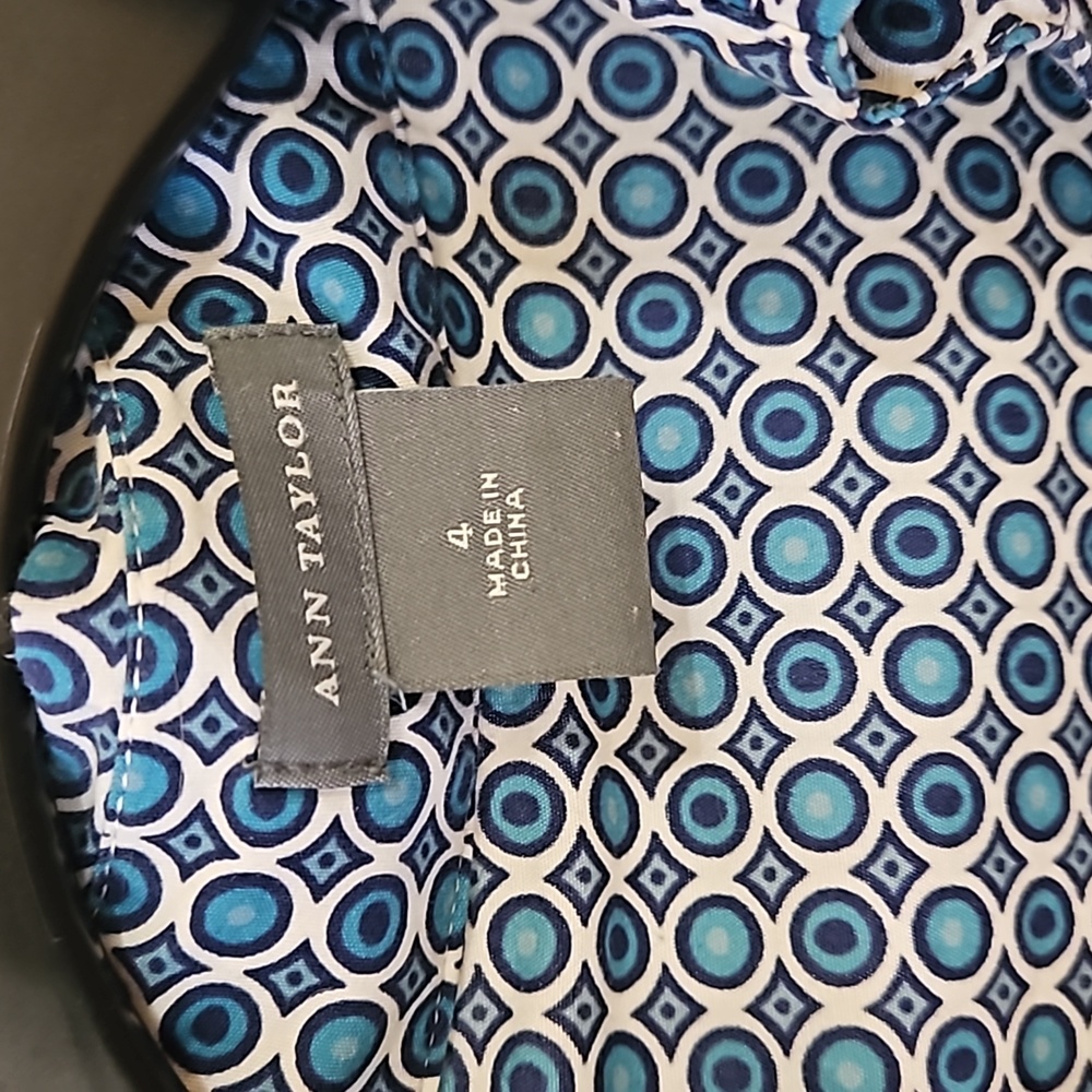 Blue & White Short-sleeve Button Down Shirt
